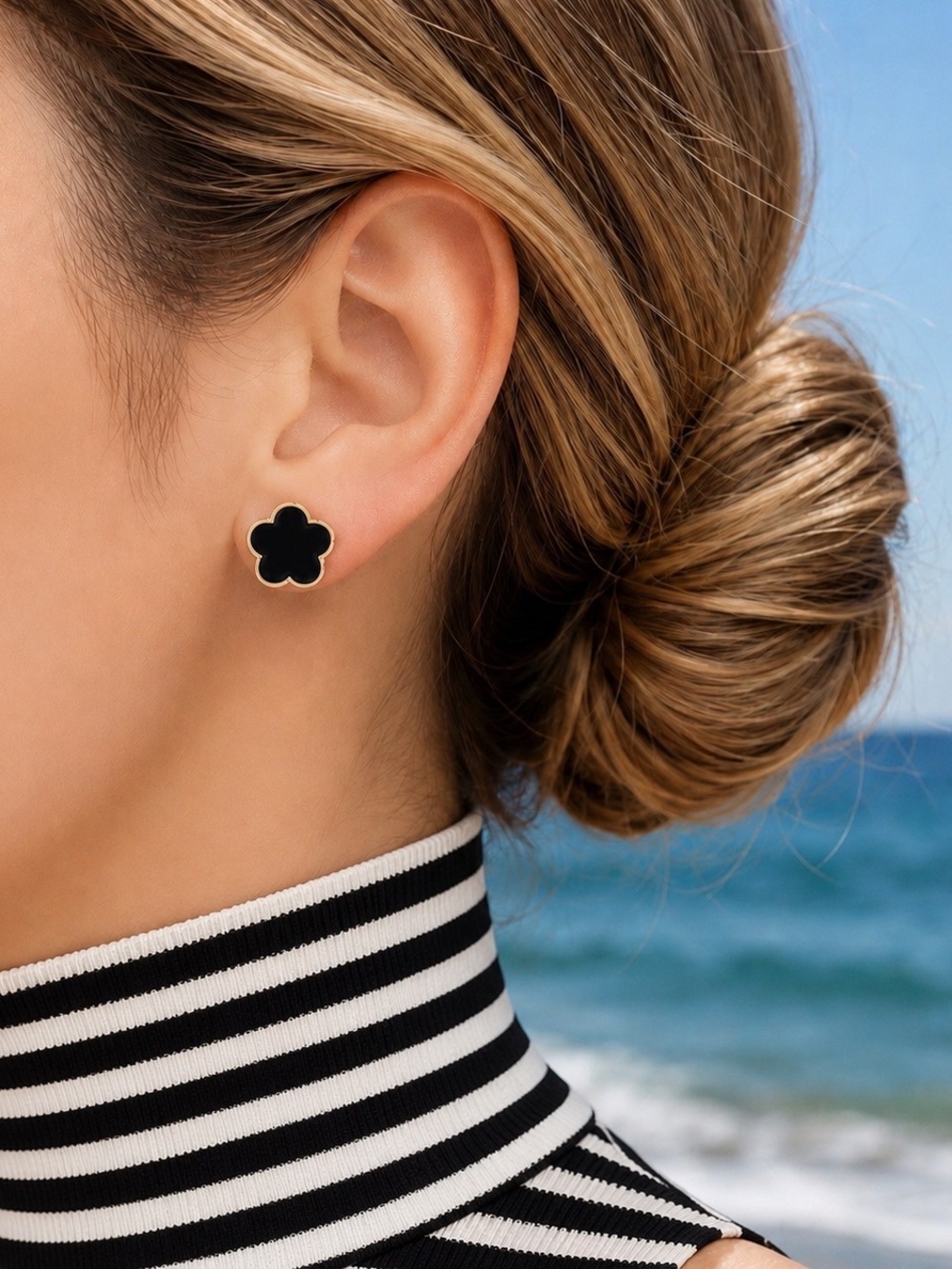 🆕Black Flower Stud Earrings